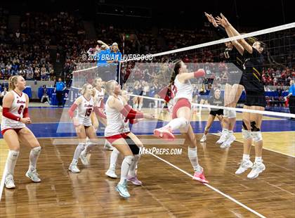 Thumbnail 1 in Alamosa vs. Eaton (CHSAA 3A Final) photogallery.
