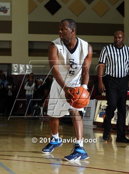Thumbnail 1 in Alemany vs. Sierra Canyon (MaxPreps Holiday Classic) photogallery.