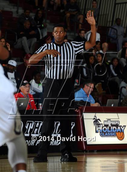 Thumbnail 3 in Alemany vs. Sierra Canyon (MaxPreps Holiday Classic) photogallery.