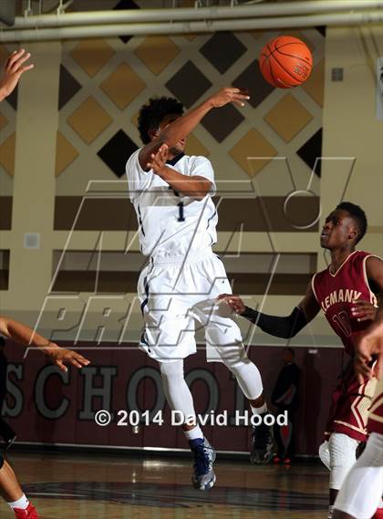Thumbnail 3 in Alemany vs. Sierra Canyon (MaxPreps Holiday Classic) photogallery.