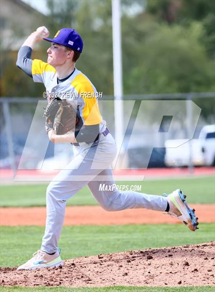 Thumbnail 2 in Regis vs Baker (Coach Bob National Invitational) photogallery.