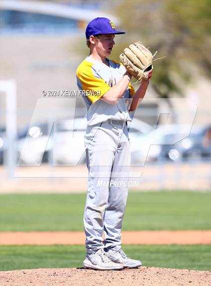 Thumbnail 2 in Regis vs Baker (Coach Bob National Invitational) photogallery.