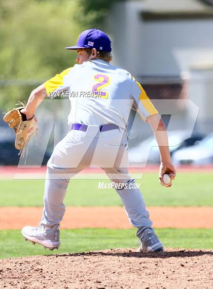 Thumbnail 2 in Regis vs Baker (Coach Bob National Invitational) photogallery.