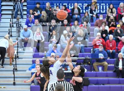Thumbnail 3 in Lake Stevens vs. Mount Si (4A District Playoff) photogallery.