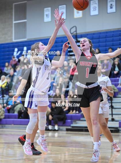 Thumbnail 1 in Lake Stevens vs. Mount Si (4A District Playoff) photogallery.