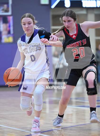 Thumbnail 2 in Lake Stevens vs. Mount Si (4A District Playoff) photogallery.