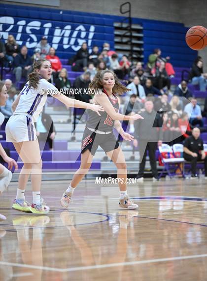 Thumbnail 1 in Lake Stevens vs. Mount Si (4A District Playoff) photogallery.