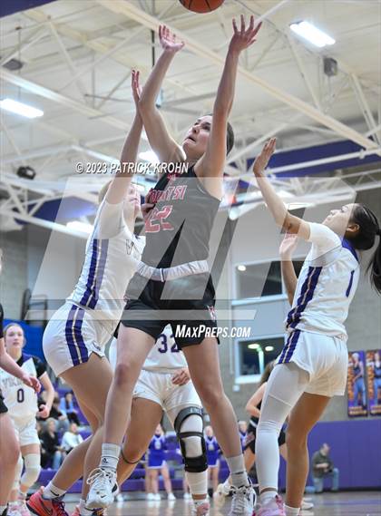Thumbnail 3 in Lake Stevens vs. Mount Si (4A District Playoff) photogallery.