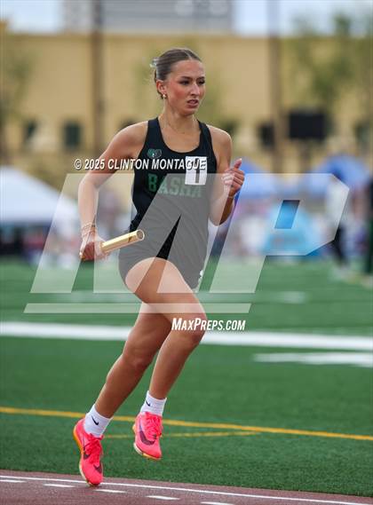 Thumbnail 3 in Devon Allen Invitational  (4X800 Relay) photogallery.