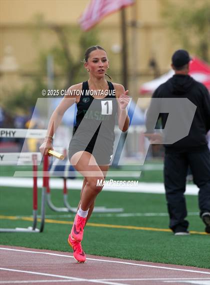 Thumbnail 2 in Devon Allen Invitational  (4X800 Relay) photogallery.