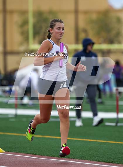 Thumbnail 3 in Devon Allen Invitational  (4X800 Relay) photogallery.
