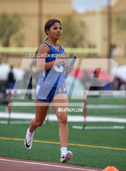 Thumbnail 3 in Devon Allen Invitational  (4X800 Relay) photogallery.