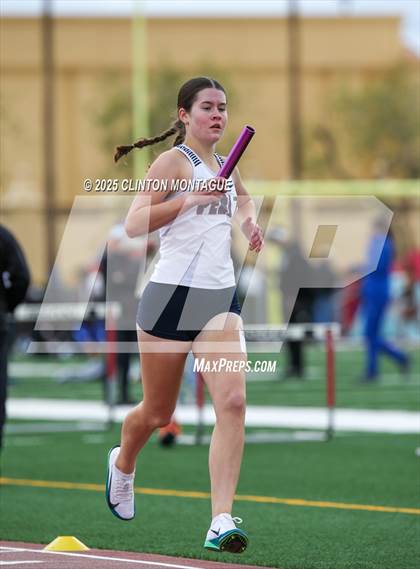 Thumbnail 2 in Devon Allen Invitational  (4X800 Relay) photogallery.