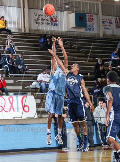 Thumbnail 1 in Hirschi vs. Hale (Elite 14 Tournament)  photogallery.