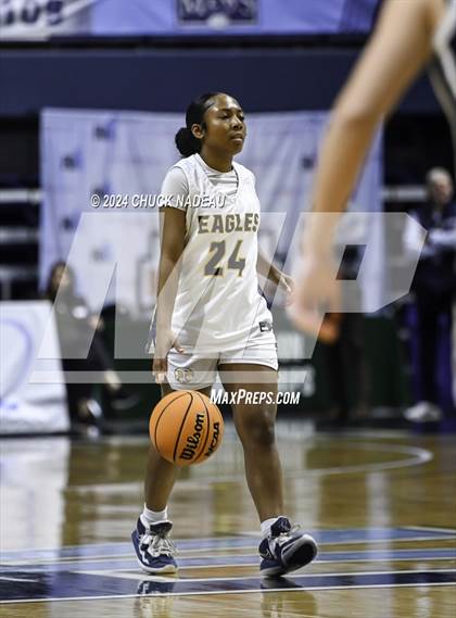 Thumbnail 1 in Barrington vs. Moses Brown (RIIL State Final) photogallery.