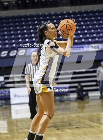 Thumbnail 1 in Barrington vs. Moses Brown (RIIL State Final) photogallery.