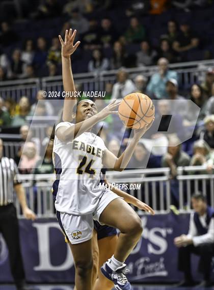 Thumbnail 3 in Barrington vs. Moses Brown (RIIL State Final) photogallery.