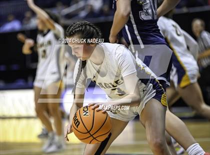 Thumbnail 2 in Barrington vs. Moses Brown (RIIL State Final) photogallery.