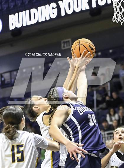 Thumbnail 2 in Barrington vs. Moses Brown (RIIL State Final) photogallery.