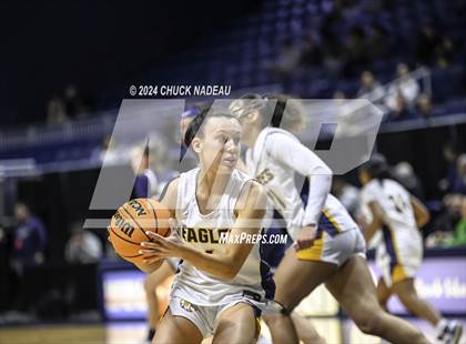 Thumbnail 2 in Barrington vs. Moses Brown (RIIL State Final) photogallery.
