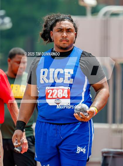 Thumbnail 2 in UIL 3A Boys Track & Field Finals photogallery.