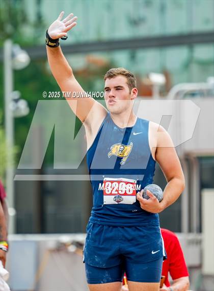 Thumbnail 3 in UIL 3A Boys Track & Field Finals photogallery.