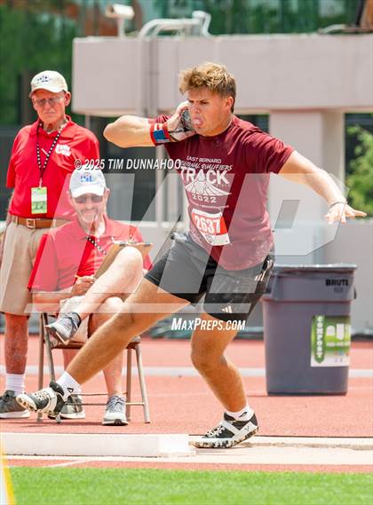 Thumbnail 3 in UIL 3A Boys Track & Field Finals photogallery.