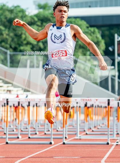 Thumbnail 1 in UIL 3A Boys Track & Field Finals photogallery.