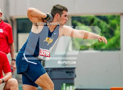 Thumbnail 1 in UIL 3A Boys Track & Field Finals photogallery.