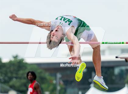 Thumbnail 3 in UIL 3A Boys Track & Field Finals photogallery.