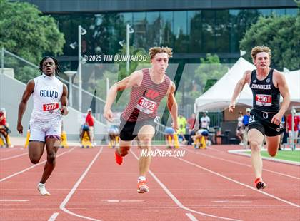 Thumbnail 3 in UIL 3A Boys Track & Field Finals photogallery.
