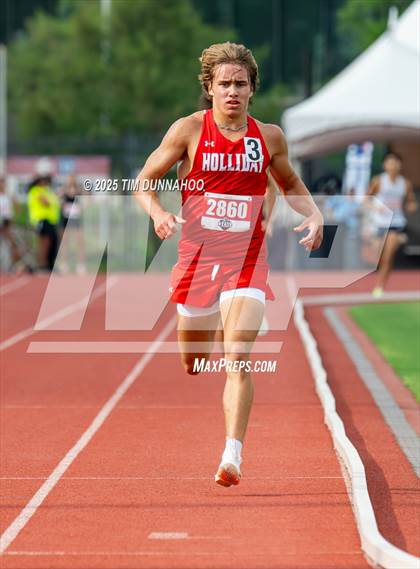 Thumbnail 1 in UIL 3A Boys Track & Field Finals photogallery.