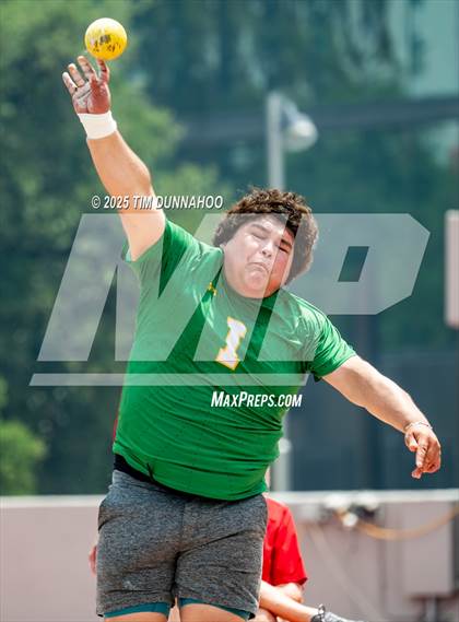 Thumbnail 2 in UIL 3A Boys Track & Field Finals photogallery.