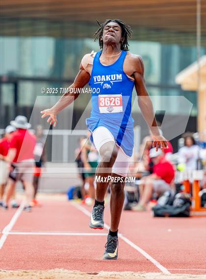 Thumbnail 1 in UIL 3A Boys Track & Field Finals photogallery.