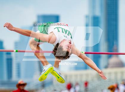 Thumbnail 1 in UIL 3A Boys Track & Field Finals photogallery.