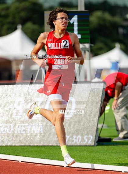 Thumbnail 3 in UIL 3A Boys Track & Field Finals photogallery.