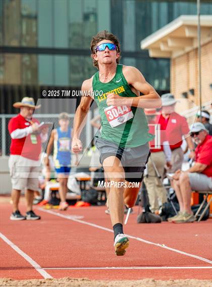 Thumbnail 1 in UIL 3A Boys Track & Field Finals photogallery.