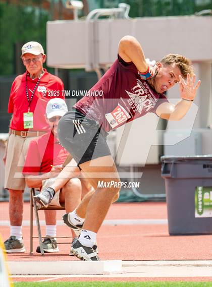 Thumbnail 1 in UIL 3A Boys Track & Field Finals photogallery.