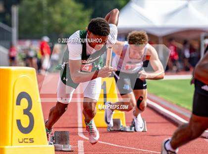 Thumbnail 3 in UIL 3A Boys Track & Field Finals photogallery.