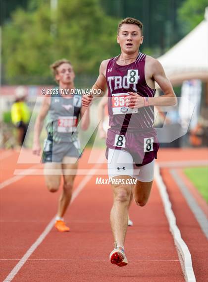 Thumbnail 1 in UIL 3A Boys Track & Field Finals photogallery.