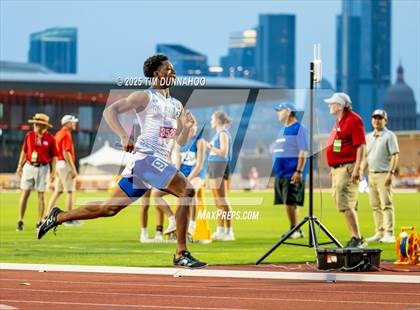 Thumbnail 2 in UIL 3A Boys Track & Field Finals photogallery.