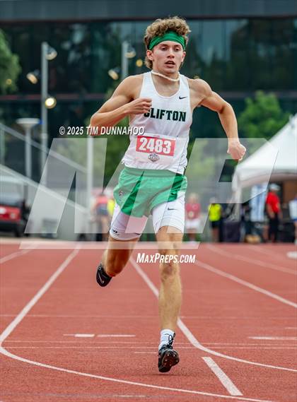 Thumbnail 3 in UIL 3A Boys Track & Field Finals photogallery.