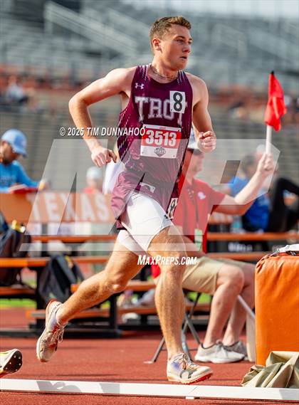 Thumbnail 2 in UIL 3A Boys Track & Field Finals photogallery.