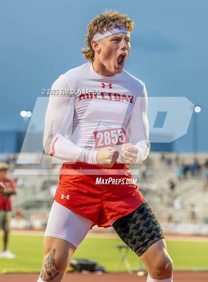 Thumbnail 1 in UIL 3A Boys Track & Field Finals photogallery.