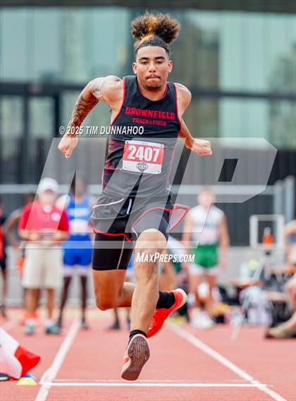 Thumbnail 1 in UIL 3A Boys Track & Field Finals photogallery.
