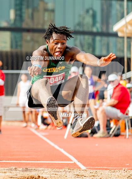 Thumbnail 2 in UIL 3A Boys Track & Field Finals photogallery.