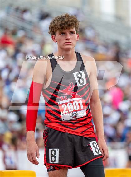 Thumbnail 1 in UIL 3A Boys Track & Field Finals photogallery.
