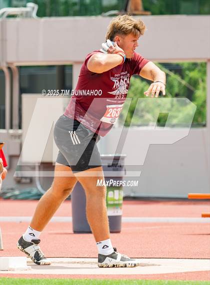 Thumbnail 2 in UIL 3A Boys Track & Field Finals photogallery.