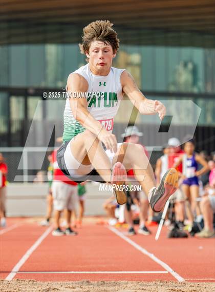 Thumbnail 1 in UIL 3A Boys Track & Field Finals photogallery.