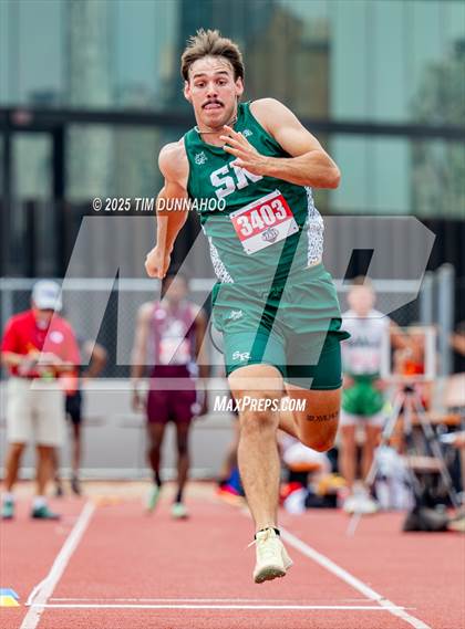 Thumbnail 3 in UIL 3A Boys Track & Field Finals photogallery.